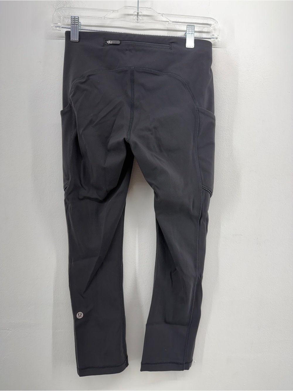 Lululemon Womens Black Zip Pocket Ankle Capri Leggings Size 4